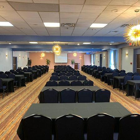 Albany Airport Inn Екстер'єр фото