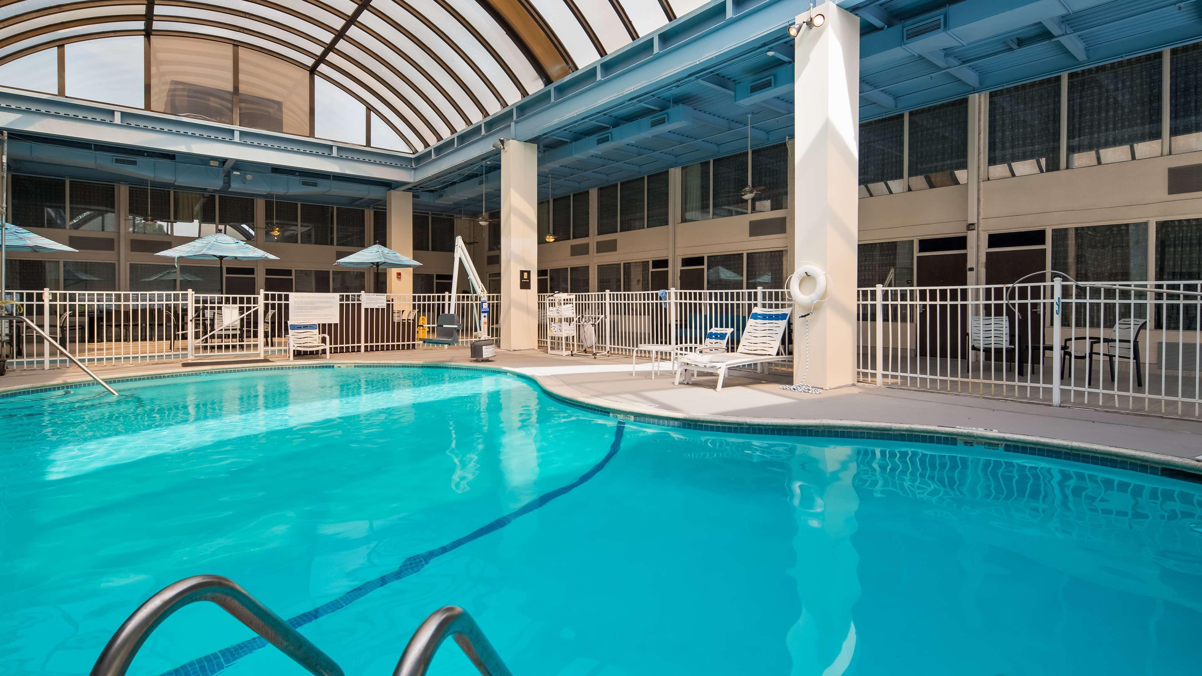 Albany Airport Inn Екстер'єр фото
