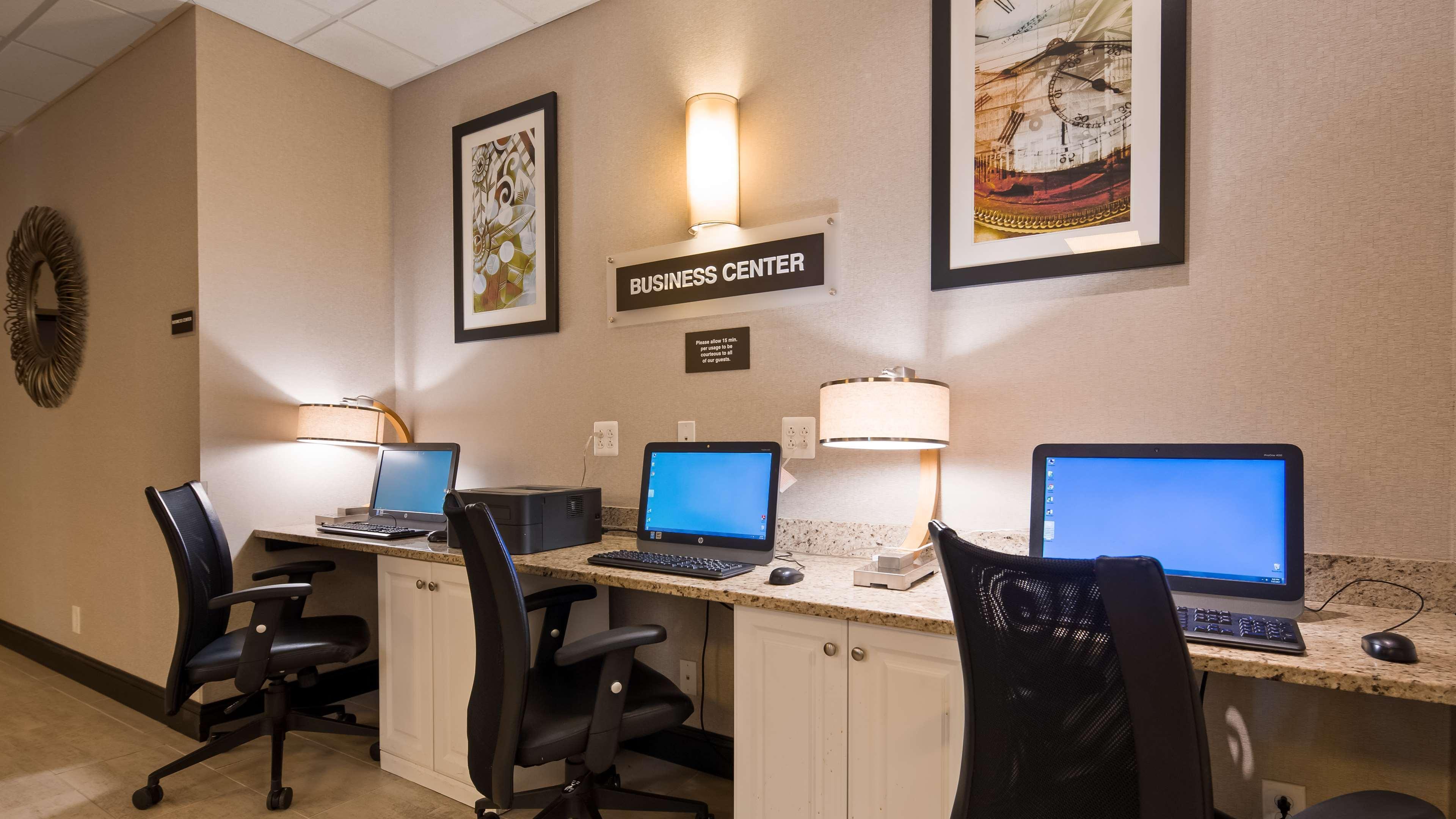 Albany Airport Inn Екстер'єр фото