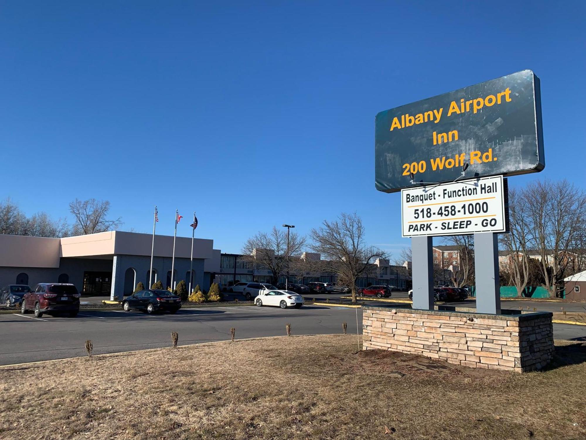 Albany Airport Inn Екстер'єр фото