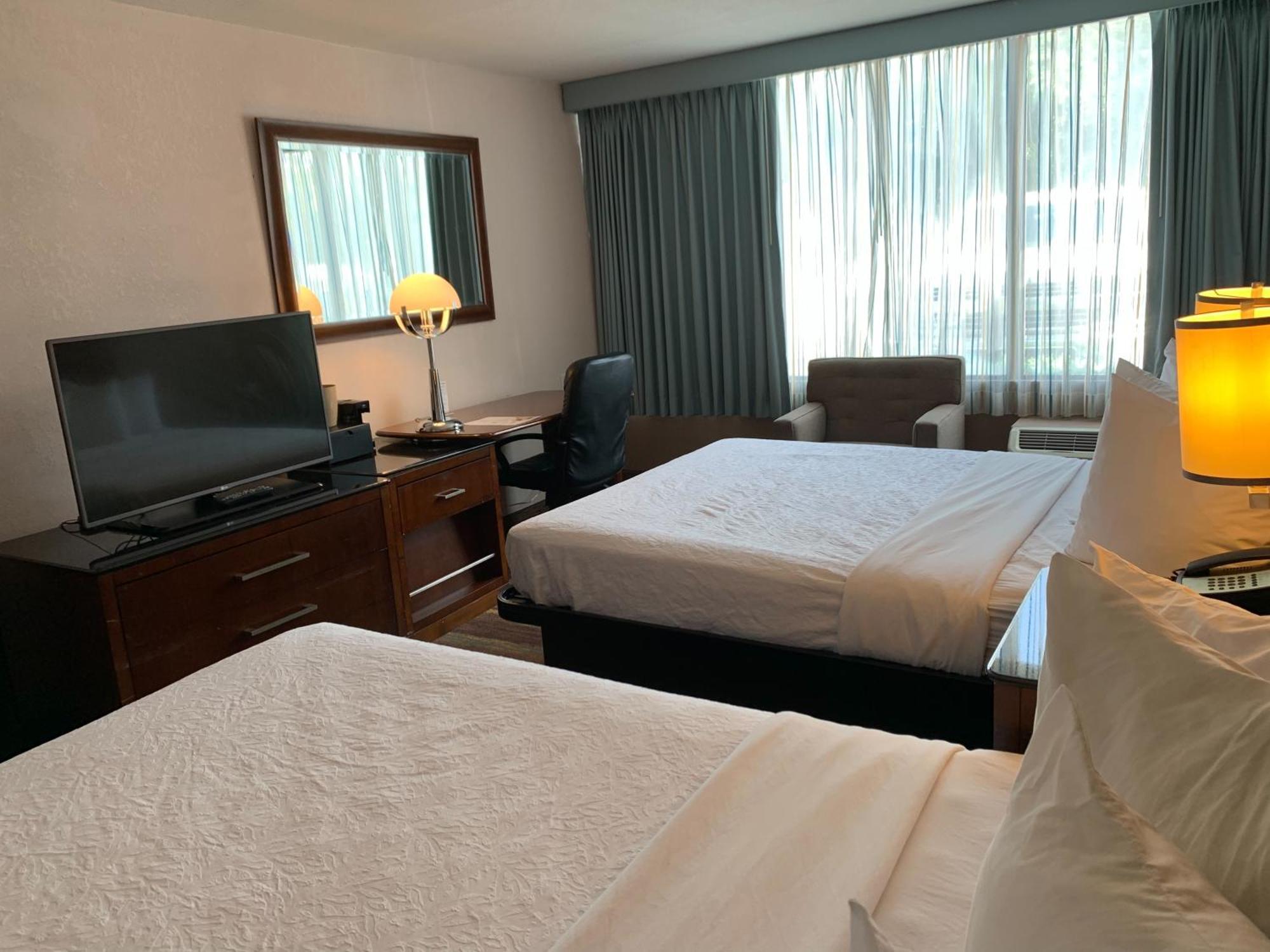 Albany Airport Inn Екстер'єр фото