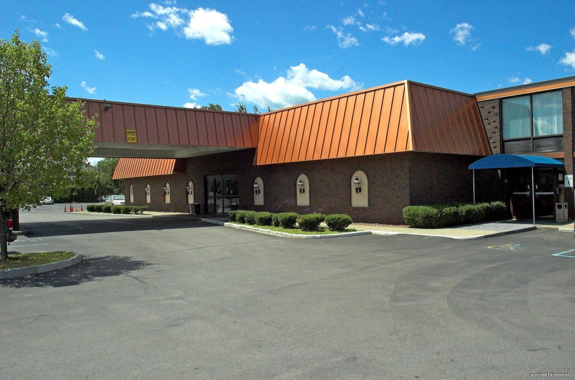 Albany Airport Inn Екстер'єр фото